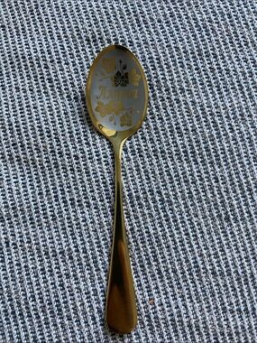 Engraved Gold-Tone Decorative Spoon with Floral Motif “Alina”